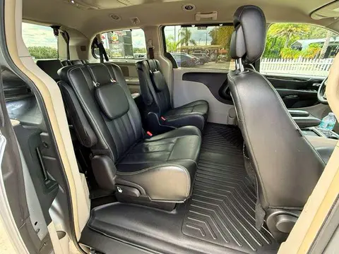 2C4RC1BG9ER277807 — 2014 Chrysler TOWN & Country, Естественный износ, фото до ремонта