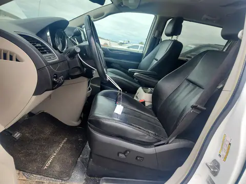 2C4RC1CGXFR742885 — 2015 Chrysler TOWN & Country, фото 7 с аукциона Copart, Передняя часть