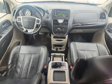 2C4RC1CGXFR742885 — 2015 Chrysler TOWN & Country, фото 8 с аукциона Copart, Передняя часть
