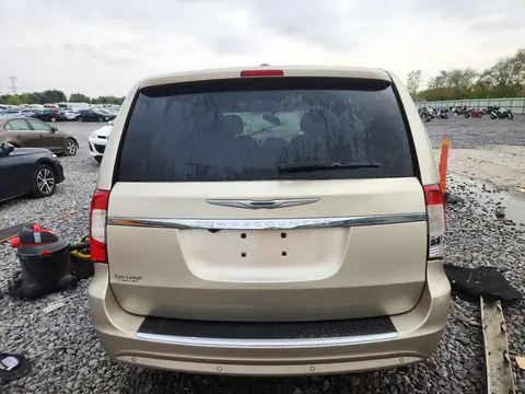 2C4RC1CG9FR610507 — 2015 Chrysler TOWN & Country, Передняя часть, фото до ремонта