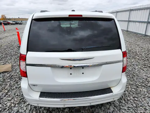 2C4RC1CG2GR207714 — 2016 Chrysler TOWN & Country, Передняя часть, фото до ремонта