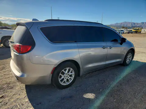 2020 Chrysler Voyager VIN 2C4RC1DG8LR156535 фото 3