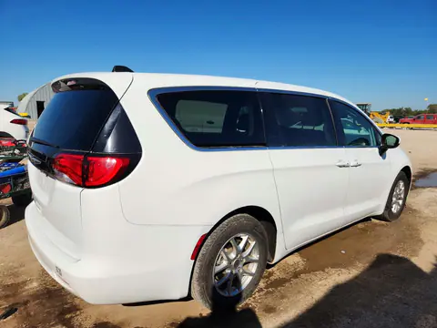 2023 Chrysler Voyager Lx VIN 2C4RC1CG1PR596636 фото 3