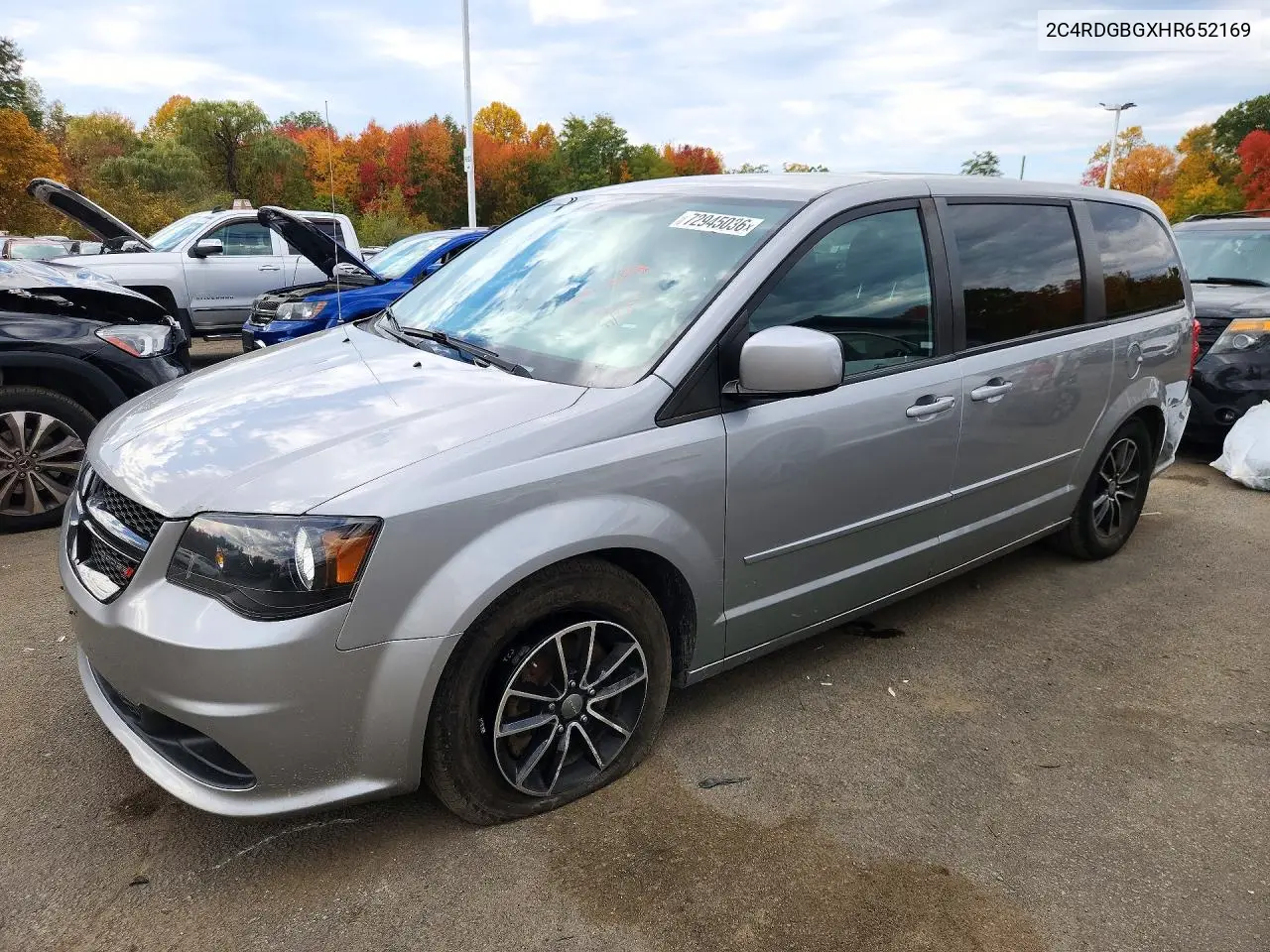 2C4RDGBGXHR652169 Dodge Caravan 2017 — повреждение Мелкие вмятины и царапины, фото до ремонта