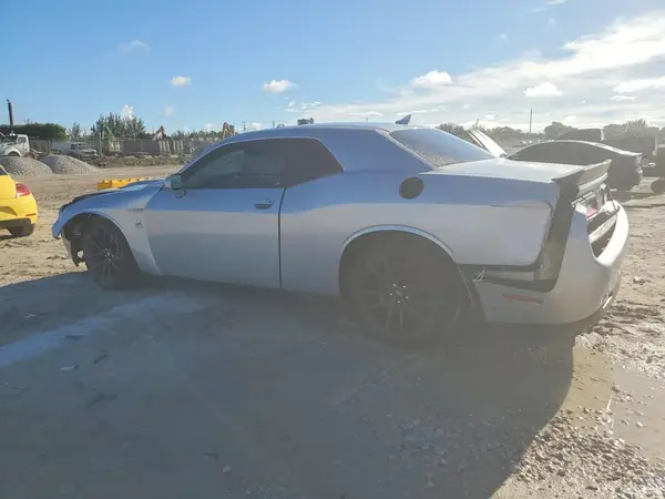 2C3CDZFJ6LH104423 — 2020 Dodge Challenger, фото 2 с аукциона Copart, Передняя часть