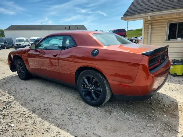 2C3CDZGG0PH528589 — 2023 Dodge Challenger, фото 2 с аукциона Copart, Передняя часть