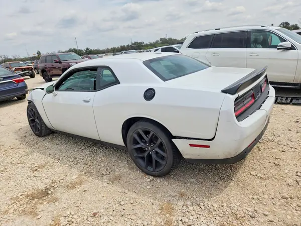 2C3CDZAG3PH587015 — 2023 Dodge Challenger, фото 2 с аукциона Copart 06.10.2026, Передняя часть