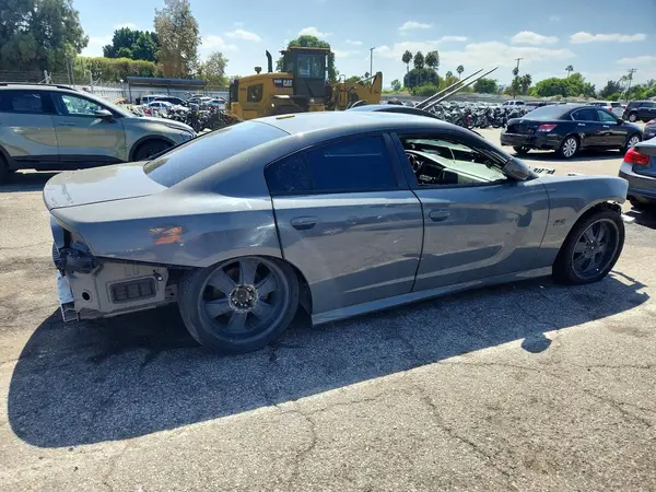 2C3CDXGJ6KH692373 — 2019 Dodge Charger, фото 3 с аукциона Copart, Вандализм