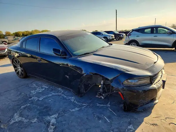 2C3CDXBG9KH702860 — 2019 Dodge Charger, фото 4 с аукциона Copart 15.10.2026, Передняя часть