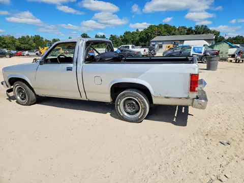 1988 DODGE DAKOTA VIN 1B7FN14XXJS796402 фото 2