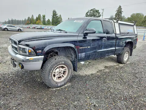 1B7GG22N6YS504468 — 2000 Dodge Dakota, Вандализм (Vandalism), фото до ремонта