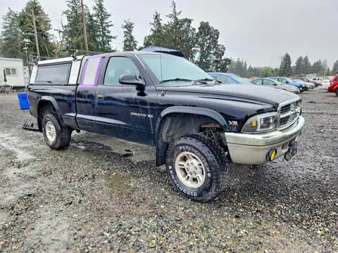 1B7GG22N6YS504468 — 2000 Dodge Dakota, фото 4 с аукциона Copart 06.10.2026, Вандализм