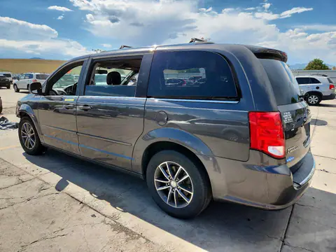 2C4RDGCG1HR780833 — 2017 Dodge Grand Caravan, фото 2 с аукциона Copart 14.10.2026, Передняя часть