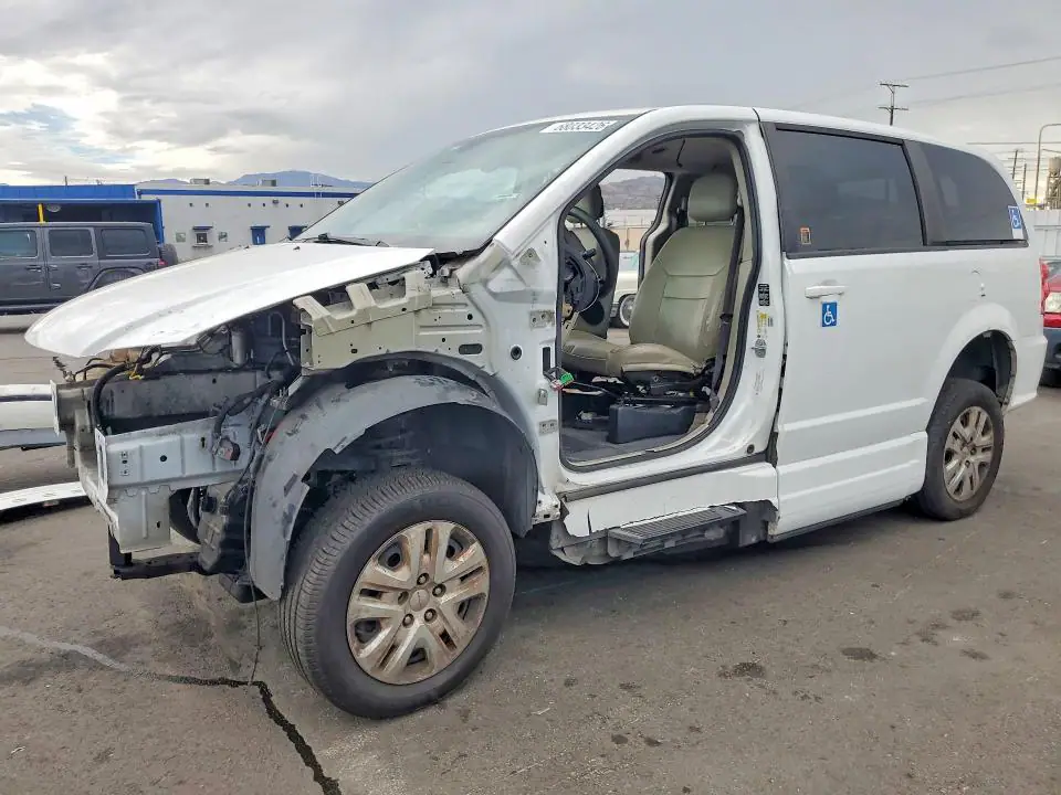 2C4RDGBG4JR347482 Dodge Grand Caravan 2018 — повреждение Вандализм, фото до ремонта