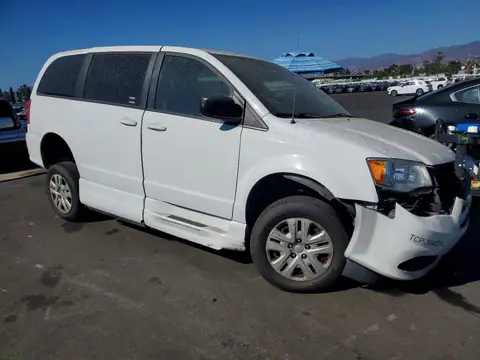 2C4RDGBG5JR347474 — 2018 Dodge Grand Caravan, фото 4 с аукциона Copart 14.10.2026, Передняя часть