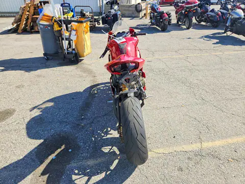 ZDMDAGNW0JB000434 — 2018 Ducati Panigale, фото 4 с аукциона Copart 06.10.2026, Подтопление