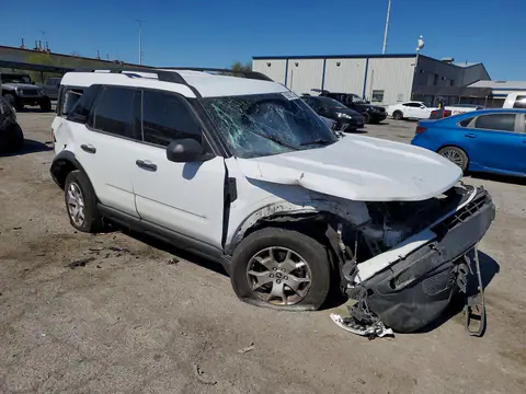 2021 Ford Bronco Sport VIN 3FMCR9A63MRA41556 фото 4