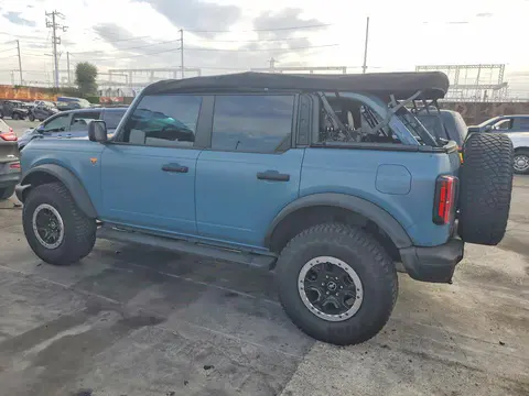 2022 Ford Bronco VIN 1FMEE5DH3NLA84840 фото 2