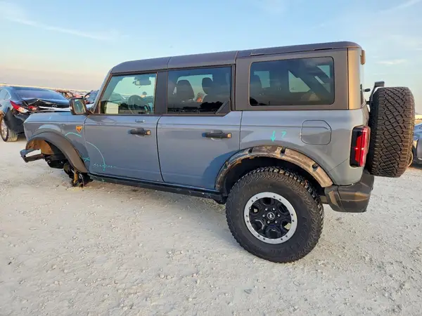 1FMEE5DP2PLB32998 — 2023 Ford Bronco, фото 2 с аукциона Copart, Передняя часть
