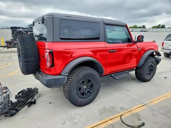 1FMDE5CPXPLB68368 — 2023 Ford Bronco, фото 3 с аукциона Copart, Передняя часть