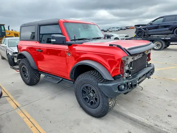 1FMDE5CPXPLB68368 — 2023 Ford Bronco, фото 4 с аукциона Copart, Передняя часть