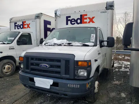 1FDWE3FS2FDA18339 — 2015 Ford Econoline, Мелкие вмятины и царапины (Minor Dent/Scratches), фото до ремонта