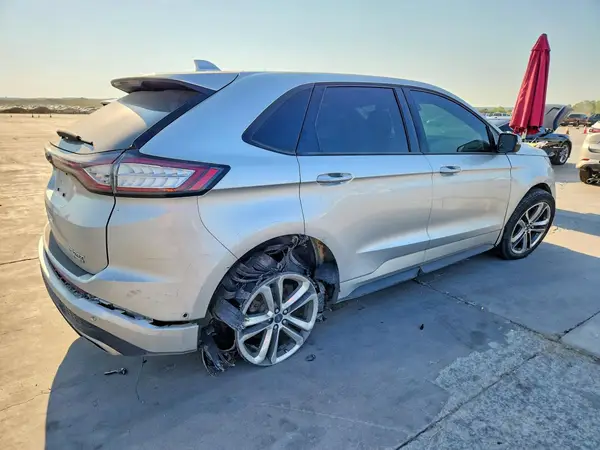 2FMPK4AP9JBC28554 — 2018 Ford EDGE, фото 3 с аукциона Copart 15.10.2026, Передняя часть
