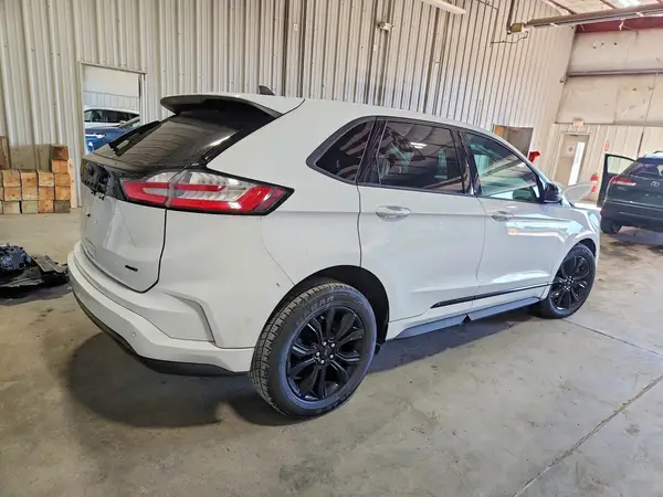 2FMPK4G94NBA43827 — 2022 Ford EDGE, фото 3 с аукциона Copart, Передняя часть