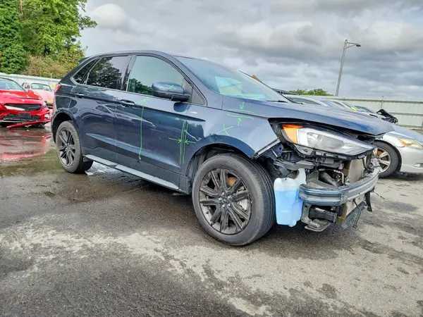 2FMPK4J9XPBA11931 — 2023 Ford EDGE, фото 4 с аукциона Copart, Передняя часть