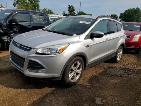 1FMCU9GX8FUA94229 — 2015 Ford Escape, Мелкие вмятины и царапины (Minor Dent/Scratches), фото до ремонта
