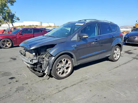 1FMCU0J94FUA63226 — 2015 Ford Escape, Передняя часть (Front End), фото до ремонта