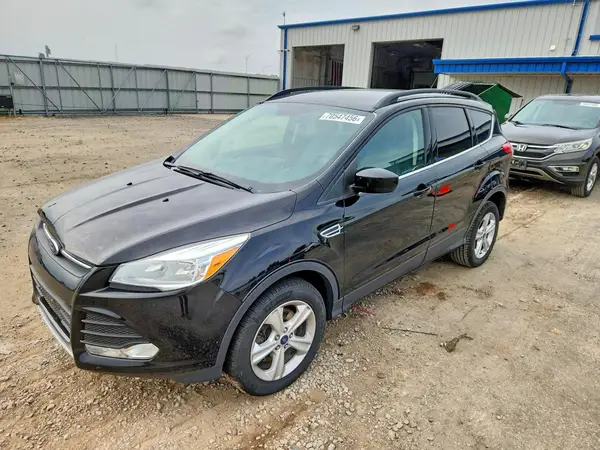 1FMCU9G99GUC21170 — 2016 Ford Escape, Мелкие вмятины и царапины (Minor Dent/Scratches), фото до ремонта