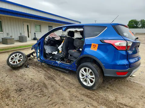 1FMCU9GD6HUC00136 — 2017 Ford Escape, фото 2 с аукциона Copart 30.09.2026, Передняя часть
