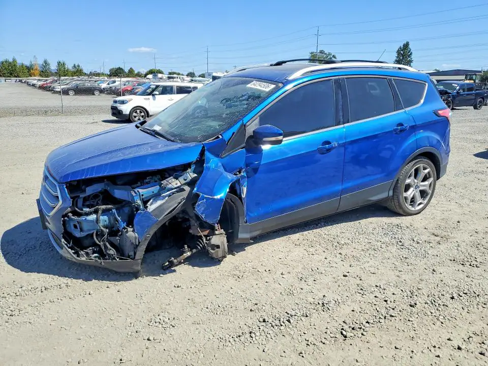 1FMCU9J9XHUC51899 Ford Escape 2017 — повреждение Боковая часть, фото до ремонта