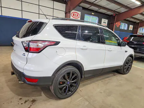 2017 Ford Escape VIN 1FMCU9G99HUD98979 фото 3
