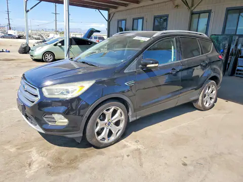 1FMCU0J93HUC80253 — 2017 Ford Escape, Передняя часть (Front End), фото до ремонта
