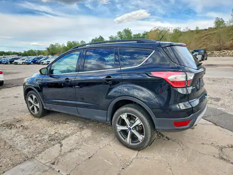 1FMCU9G99HUD80661 — 2017 Ford Escape, фото 2 с аукциона Copart 30.09.2026, Град