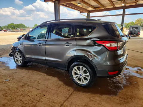 1FMCU0GD0HUC11936 — 2017 Ford Escape, фото 2 с аукциона Copart 14.10.2026, Передняя часть
