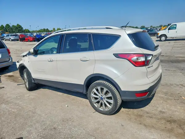 1FMCU9J94HUA68580 — 2017 Ford Escape, фото 2 с аукциона Copart 02.10.2026, Передняя часть