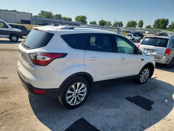 1FMCU9J94HUA68580 — 2017 Ford Escape, фото 3 с аукциона Copart 02.10.2026, Передняя часть
