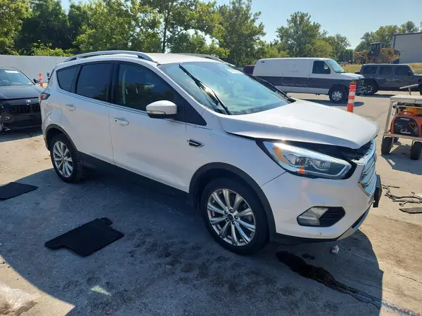 1FMCU9J94HUA68580 — 2017 Ford Escape, фото 4 с аукциона Copart 02.10.2026, Передняя часть