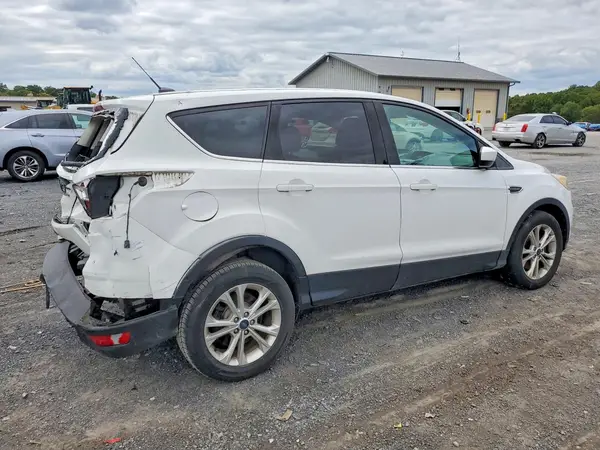 1FMCU9G90HUE83712 — 2017 Ford Escape, фото 3 с аукциона Copart 12.10.2026, Задняя часть