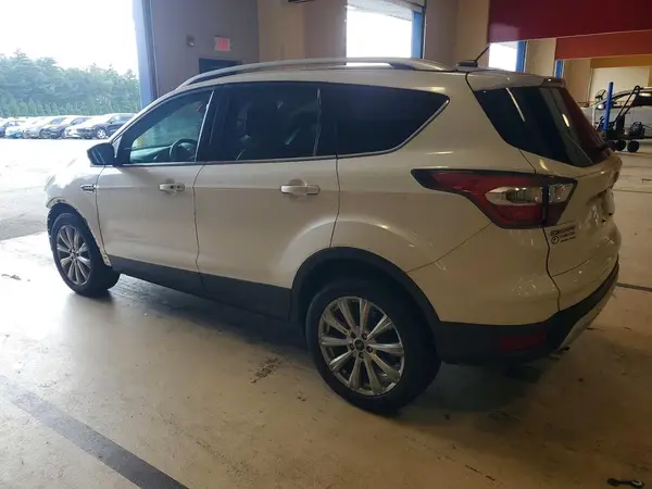 1FMCU9J91HUA06974 — 2017 Ford Escape, фото 2 с аукциона Copart 13.10.2026, Разукомплектован