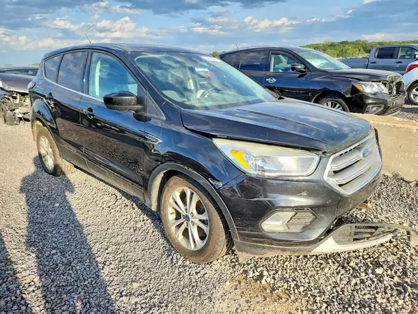 1FMCU0G9XHUB67956 — 2017 Ford Escape, фото 4 с аукциона Copart, Передняя часть