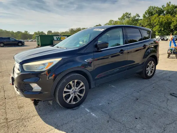 1FMCU9GD5HUD99261 — 2017 Ford Escape, Передняя часть (Front End), фото до ремонта