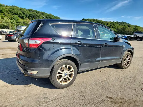 1FMCU9GD5HUD99261 — 2017 Ford Escape, фото 3 с аукциона Copart 08.10.2026, Передняя часть