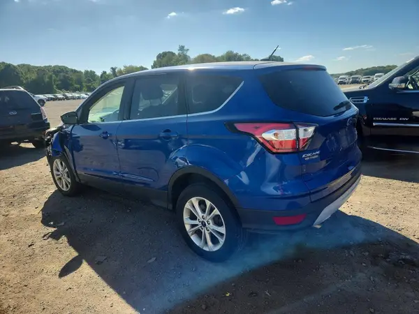 1FMCU9GD1HUA07070 — 2017 Ford Escape, фото 2 с аукциона Copart, Передняя часть