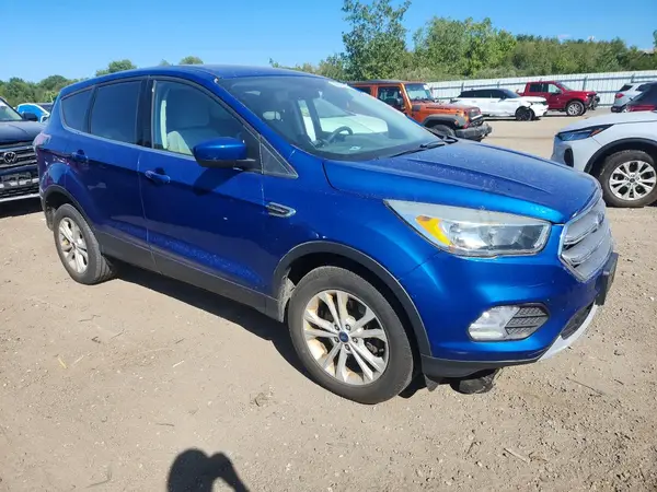 1FMCU9GD1HUA07070 — 2017 Ford Escape, фото 4 с аукциона Copart, Передняя часть