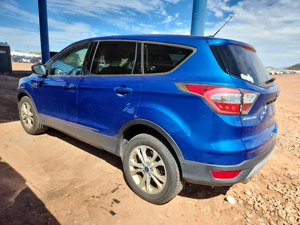 1FMCU0GDXHUB14470 — 2017 Ford Escape, фото 2 с аукциона Copart 29.09.2026, Мелкие вмятины и царапины