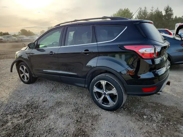 1FMCU9G90HUD62274 — 2017 Ford Escape, фото 2 с аукциона Copart 15.10.2026, Передняя часть